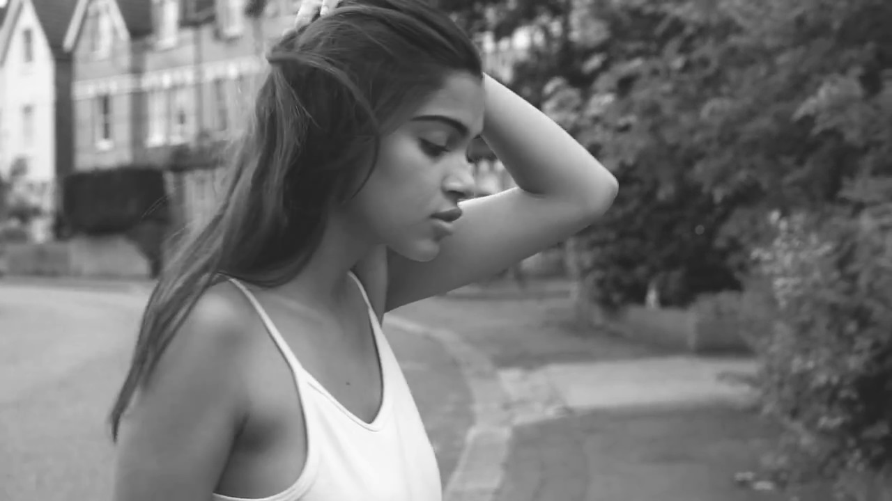 Marcela - Sony A7r 3 Zhiyun Crane Plus Video Test - Model Shoot