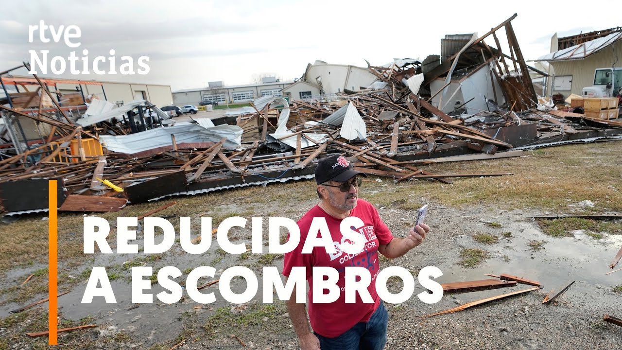 EE.UU.: Edificios SIN TECHO y camiones VOLCADOS tras el paso de un TORNADO por TEXAS | RTVE Noticias