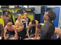 La joie dans les vestiaires auxerrois après la victoire 4-1 à Pau