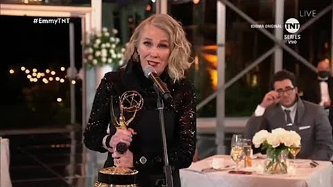 Catherine O'hara / Emmy Awards 2020 / Lead actress in a comedy series. Presented by Jeniffer Aniston