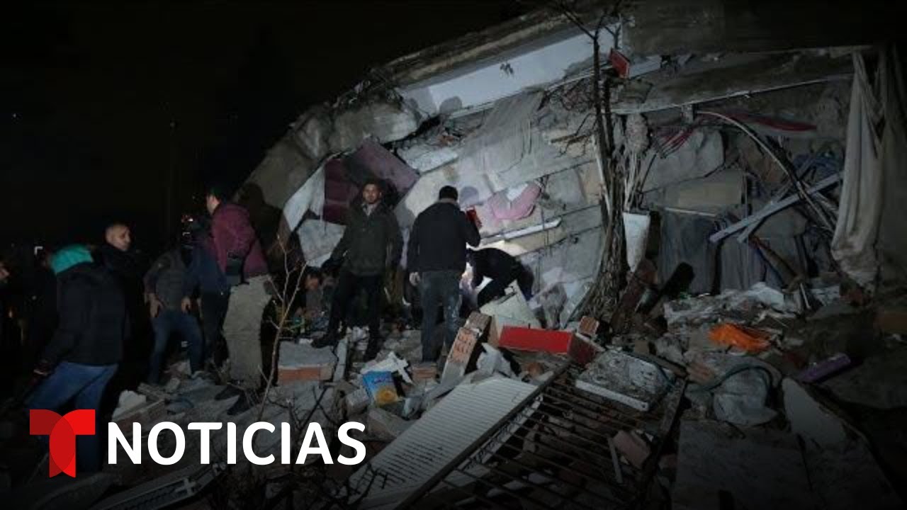 Terremoto en Turquía deja varios muertos y gente atrapada | Noticias Telemundo