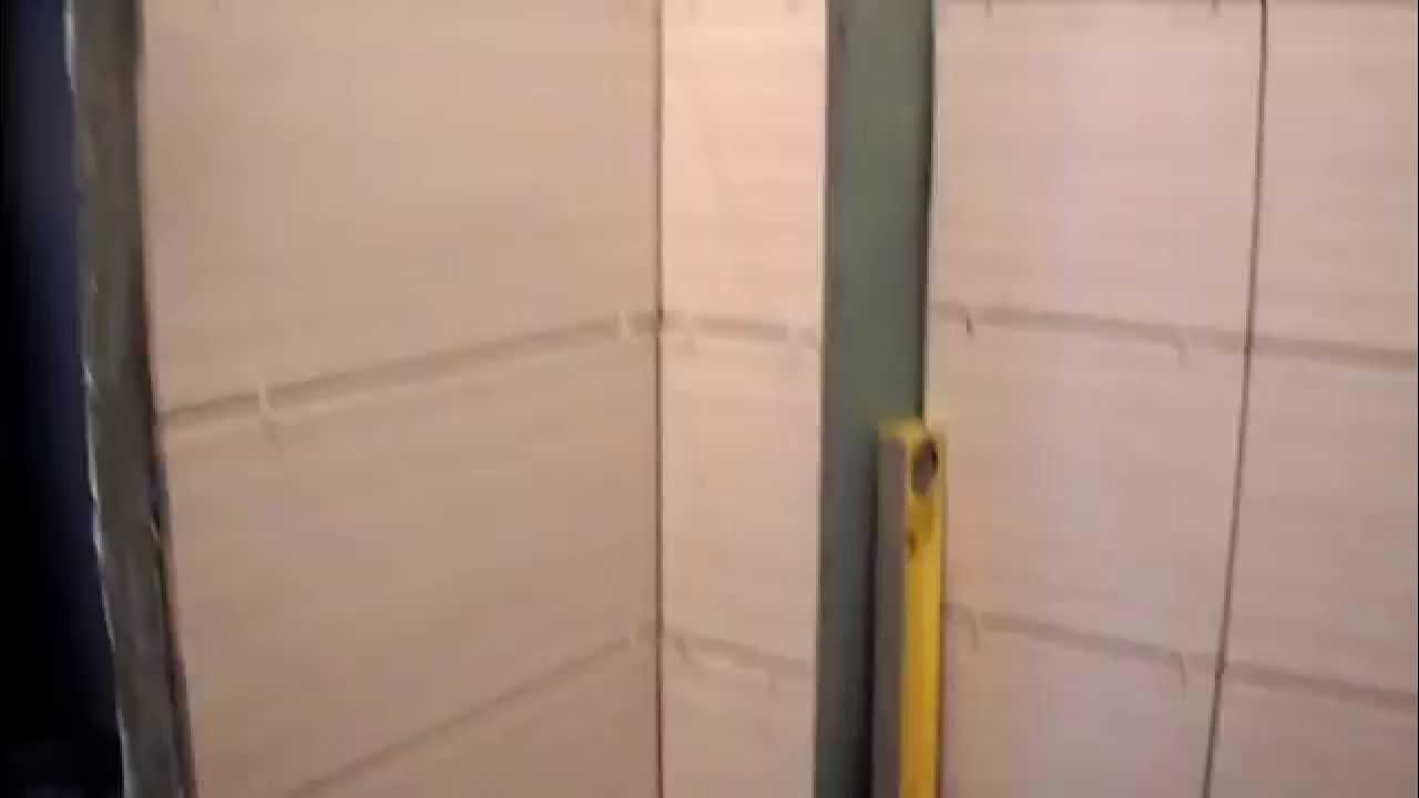 кладка плитки в ванне с углами. штукатурка углов стен. ванная углы 90 градусов. плитка под 45° в ванной. запил плитки под 45 градусов внутренний угол.