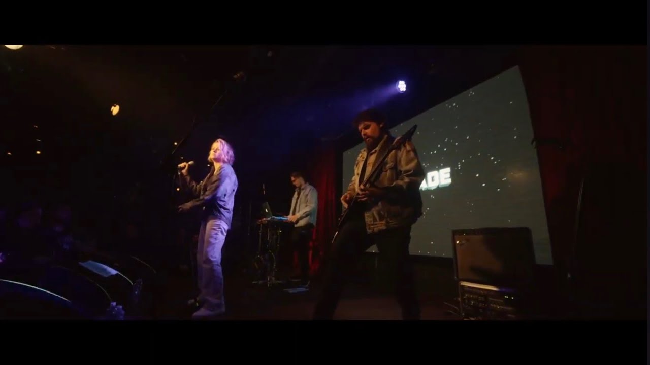 Assista a Discofade - Мимо Нас no YouTube