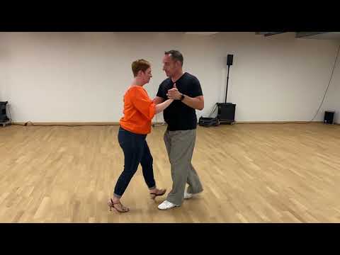 Lars & Nicole: Milonga Lesson - Doubletime Steps & Corridas