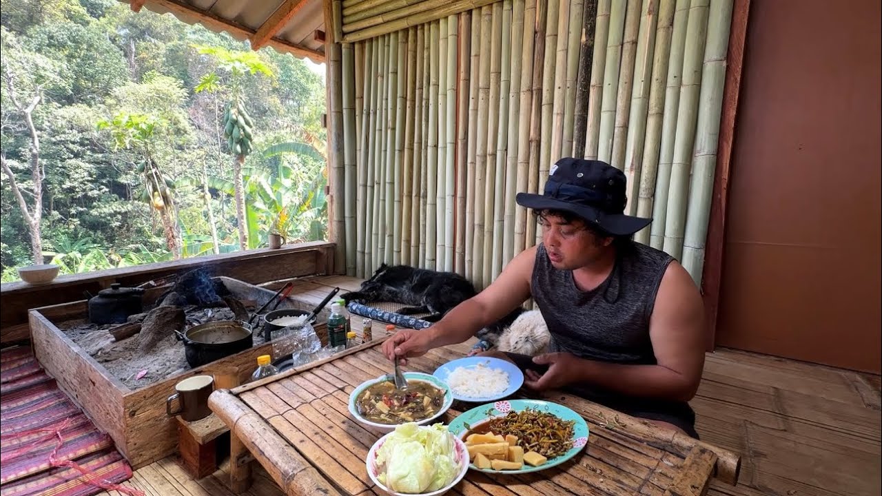 ทาสีกระท่อม เก็บรายละเอียด ได้เจอ เพื่อน Doi กลับบ้าน พูดคุยเดินป่า แวะกินข้าวบ้านพ่อแม่ อร่อยมาก