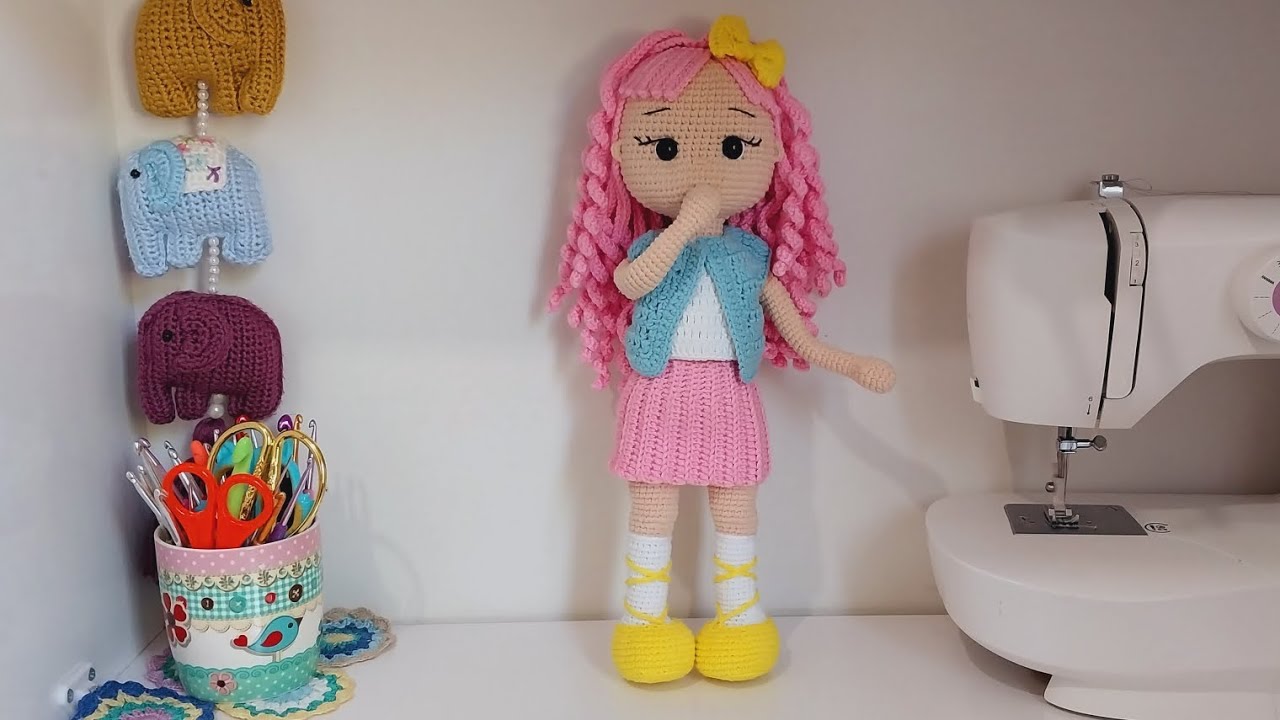 اميجرومي كروشيه فتاة الجميلة جزء الرابع باترون الشعر مع التنورة