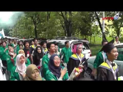 Seru! Arak- Arakan Wisuda Ala Mahasiswa Teknik UNS