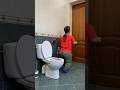 رجع للوراء فسقط البيبسي في المرحاض 