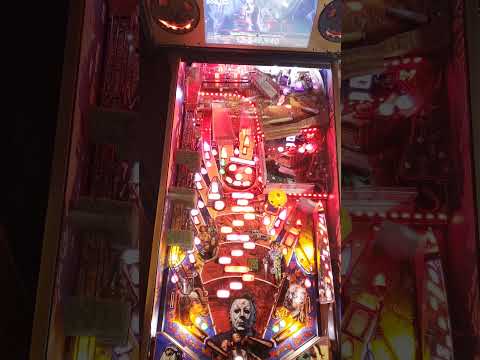 Halloween pinball gameplay