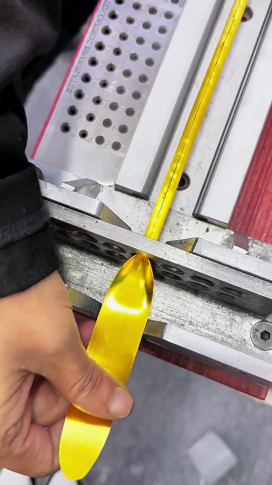 Gold bracelet pull round process- Good tools and machinery make work easy