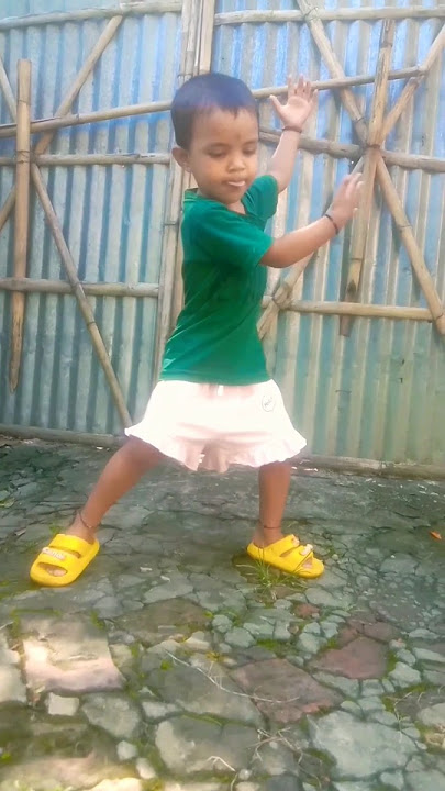 Sekelompok orang berkumpul di lantai Bakul kami | Lagu Daerah Bangla 2025 | Lagu TradisionalBenga...