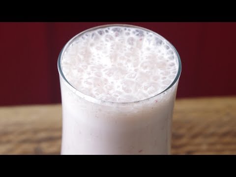 frozen-strawberry-&-oatmeal-breakfast-smoothie---recipe-video