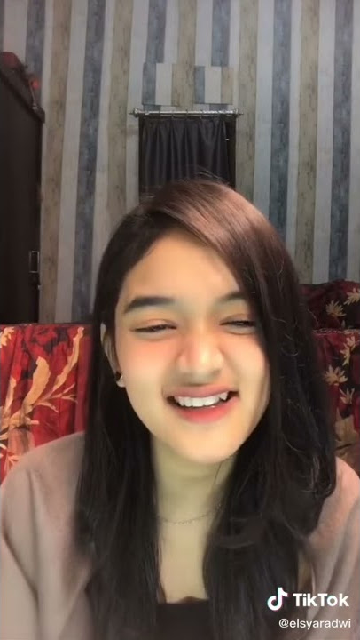 Story wa cewek cantik suara merdu