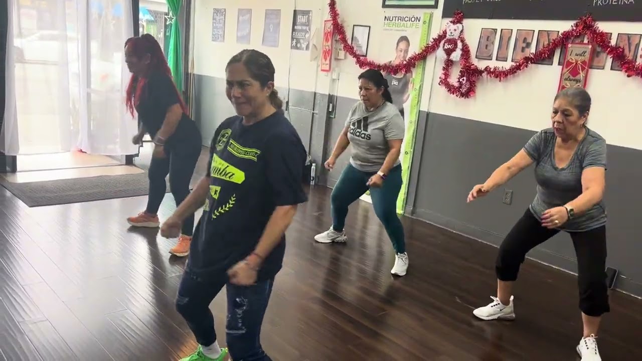 No tengo Los derechos dela musica es solo entretenimiento/ sábado 9am 