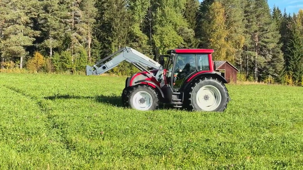Traktor med frontlastare Valtra N121 med Ålö frontlastare