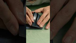 Satisfying Leather Wallet Build | Easy &amp; Minimalist #leathercraft #handmade