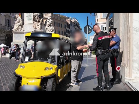 Video Invasione golf car a Roma, blitz e controlli dei carabinieri nel centro della Capitale