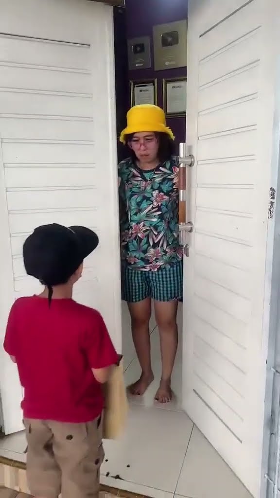 Vidio kocak dan gokil @nyaikembang1nyaikembang1 /yg asli yg mana ya??