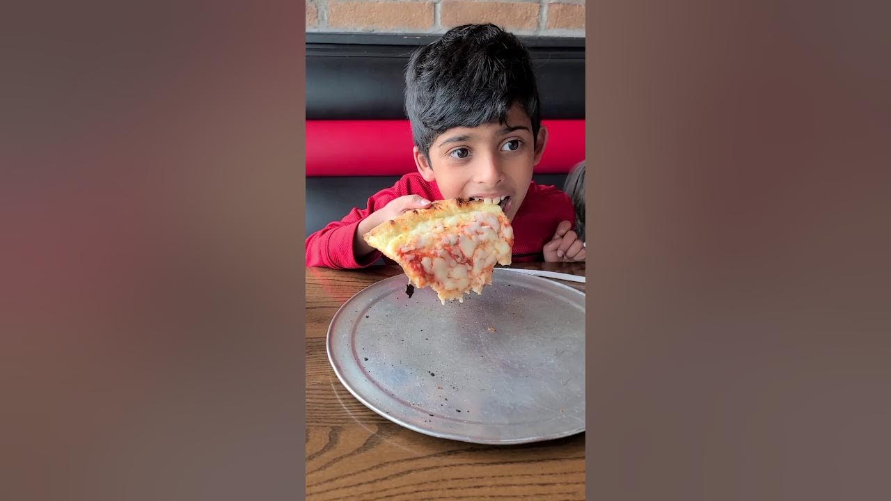 Elijah's barstool pizza review Goodfellas Pizza YouTube