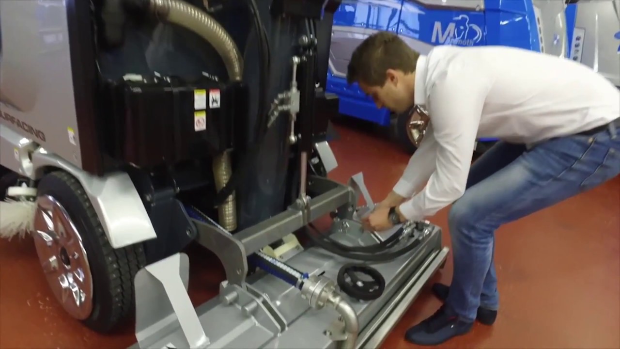 WM Pinguino: Гидравлический опрокидываемый бункер для снега,бак для воды