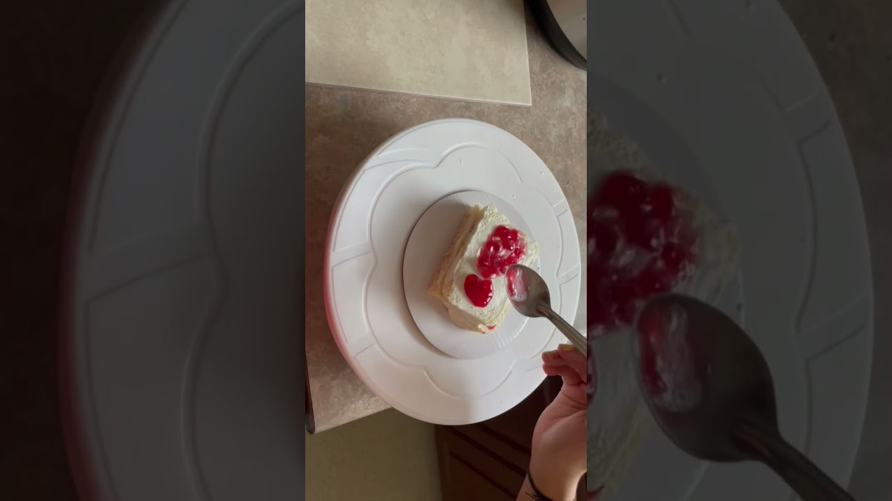 Easy Bread Strawberry Pastry 🍰 