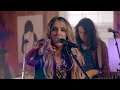 Lainey Wilson Small Town Girl Live Full Band Performance