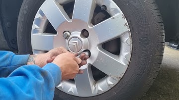 Changing drop link on Citroen C3 knock on the front suspension.