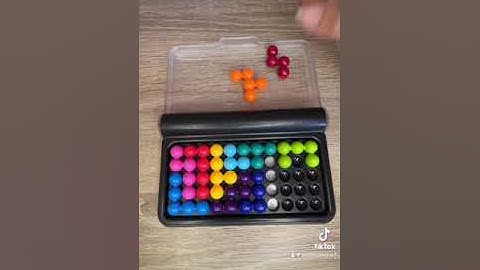 Smart Games IQ Puzzler Pro Level 16