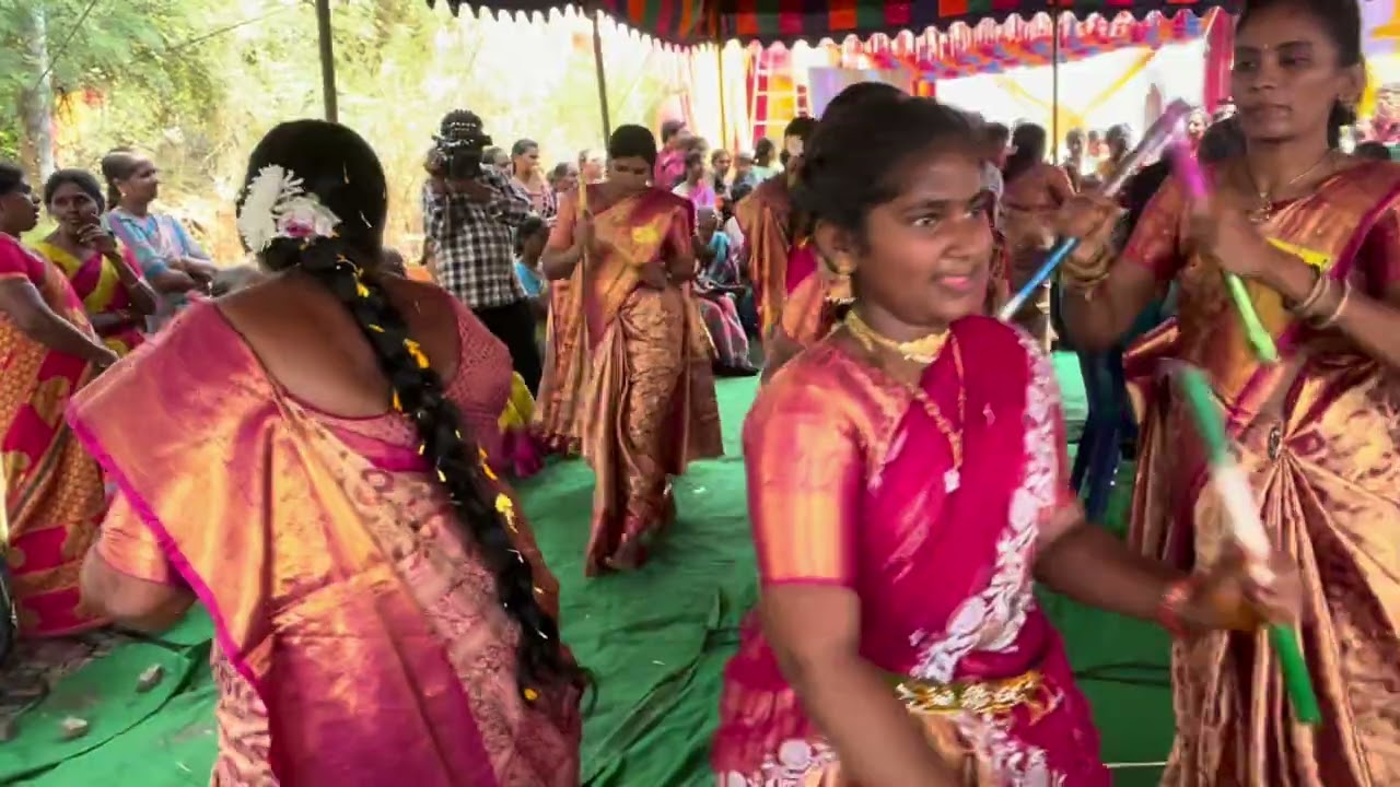 వెళ్ళలచెరువు గుంటుపాలెం లో ఓనీల ఫంక్షన్ కి కావూరు బృందం తో జెట్టిపద్మచౌదరి కోలాటం #9390886369 