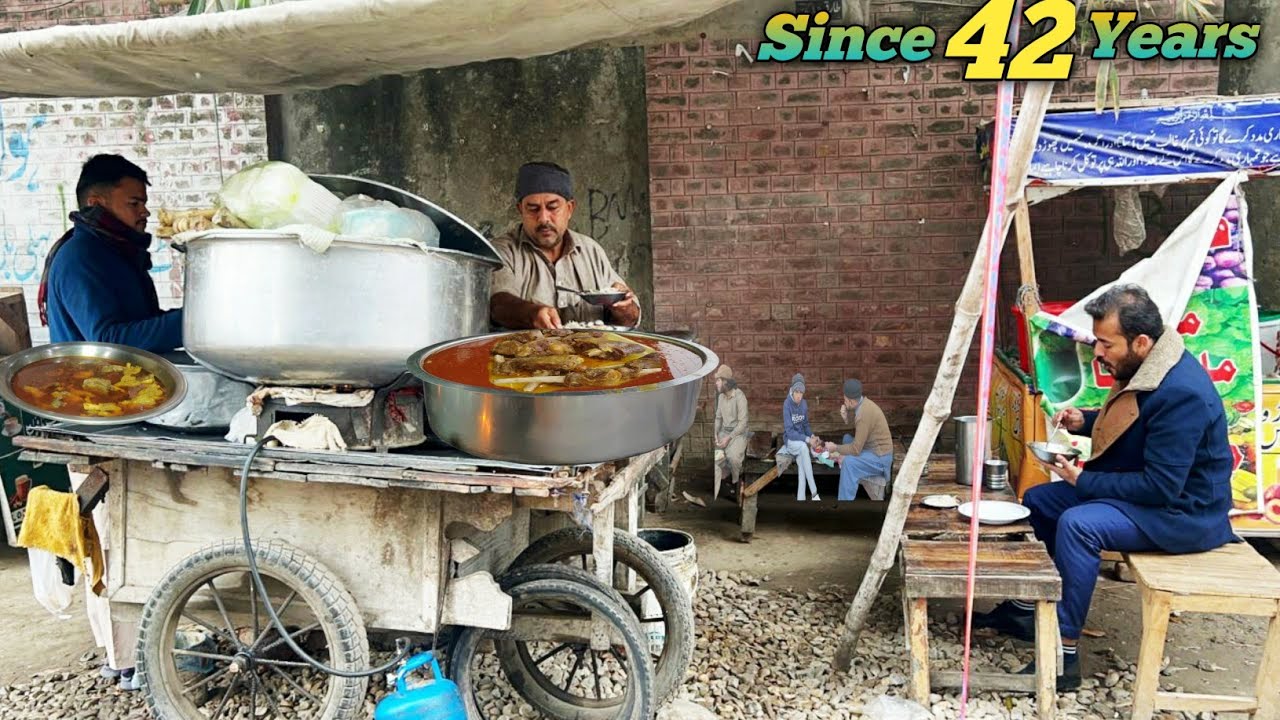 BABU ABDULRASHEED SIRI PAYE 😍 BEST BREAKFAST IN STREET FOOD GUJRANWALA | STREET FOOD PAKISTAN