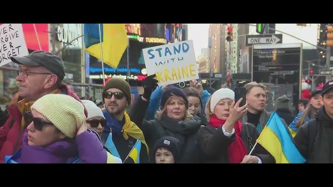 Ukrainian Americans Hold Rally In Times Square On 2 Year Mark Of Russia S Invasion