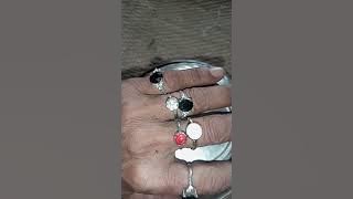 इन।       छः।      अंगुठियों। में। कौन सी अंगूठी है जिसको श्री राम जी ने सीता जी को पहचान में भिजवाय