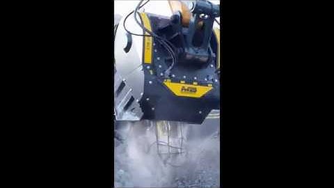 MB Crusher BF 80.3 Crusher Bucket Demonstration