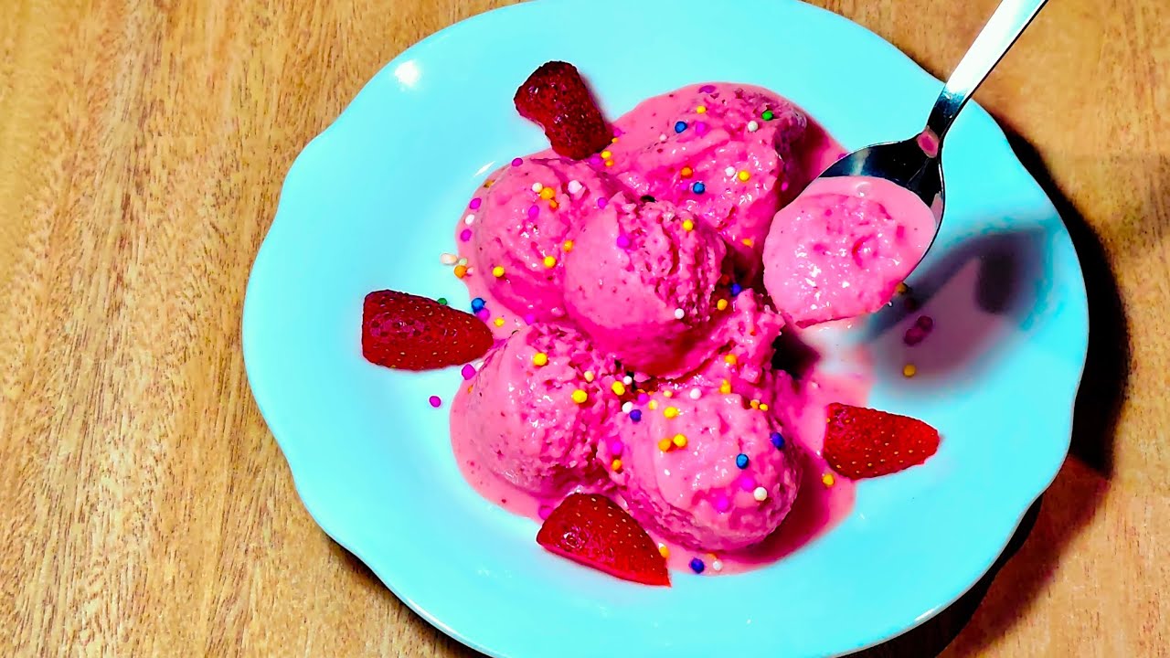 Cómo preparar helado con fresa? 😋🍓👍 Fácil y delicioso #recetas #recetas #recetas 