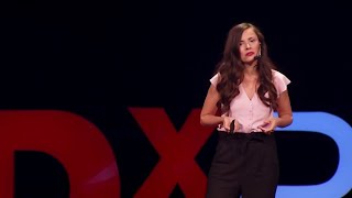 El porteo ergonómico, un camino a una crianza feliz | Alejandra López | TEDxPitic