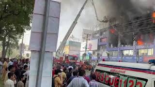 Fire in Hafeez center Lahore #YaAllahreham 😔 .Mobile Market Me Aag lag gai Lahore me