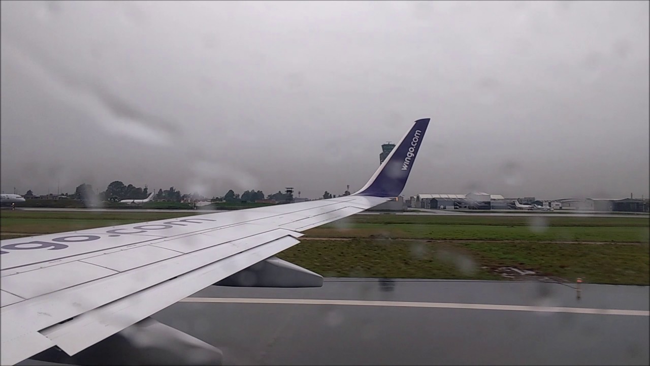 Despegando En Tormenta De Bogota En Boeing 737 700