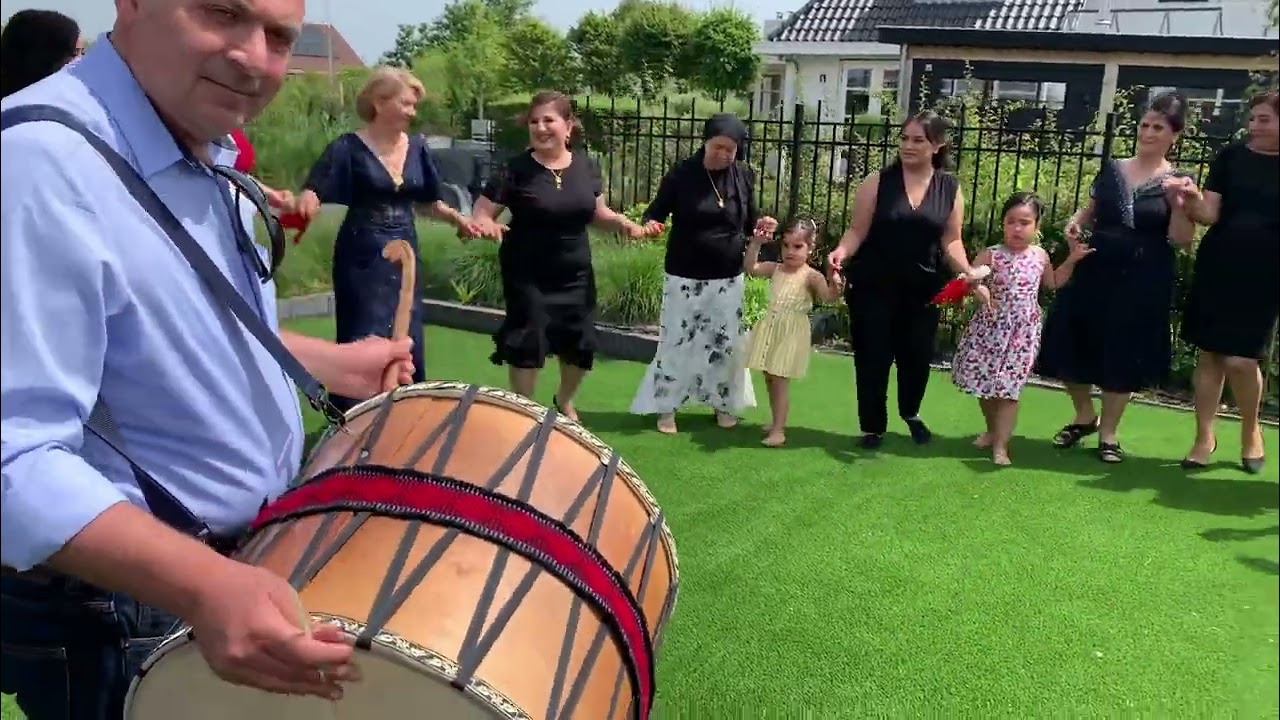 Den Haag’ta karakoçan düğünü