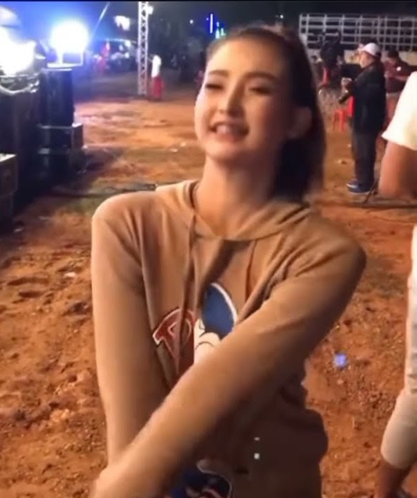 Story wa cewek semok joget santay keren