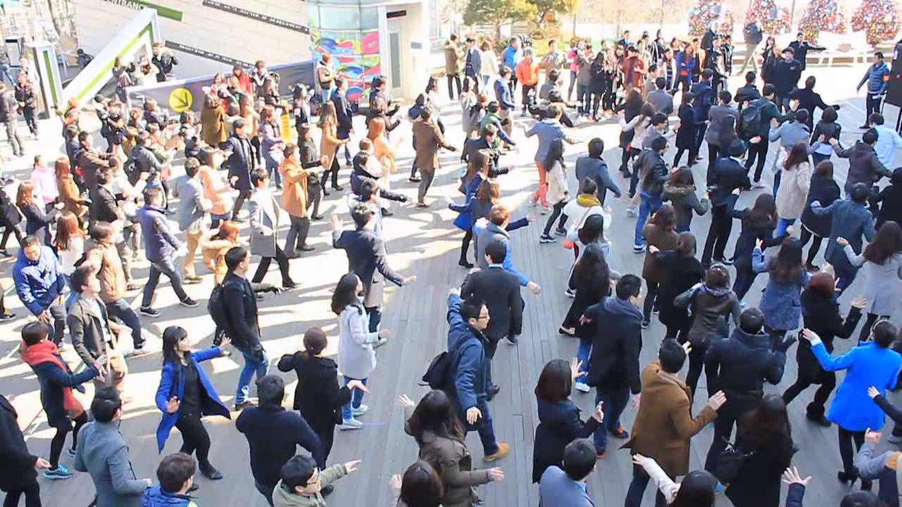親眼目睹韓國練習快閃舞