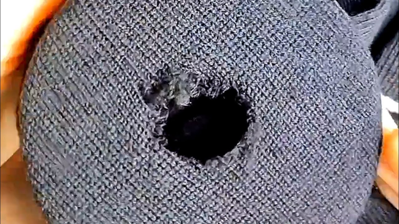 How to perfectly repair holes in a knitted sweater without leaving any ...