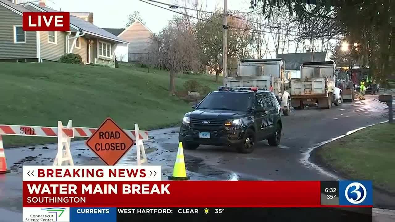 VIDEO: Crews respond to water main break in Southington - YouTube