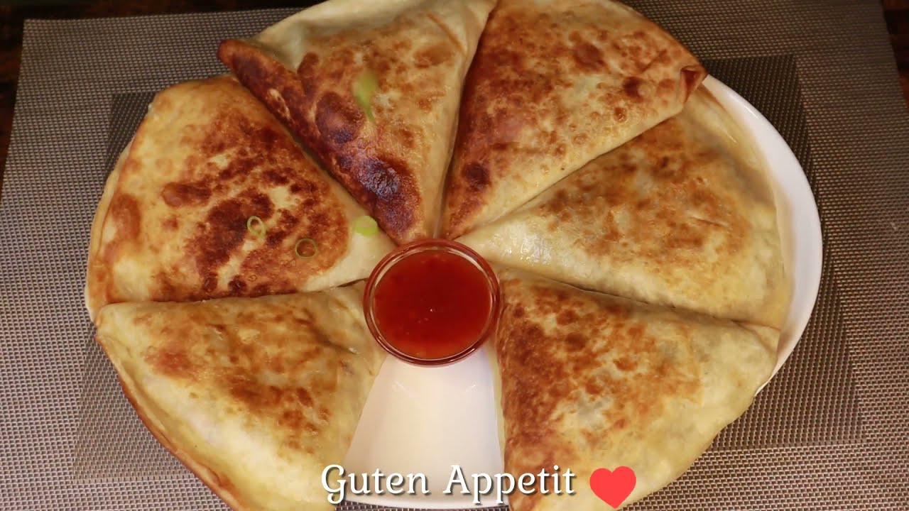 Обжаренный на сковороде сытный оберток. Сделано так просто с восхитительной начинкой!