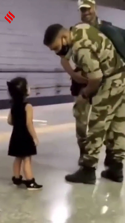 Watch: Little Girl Was Seen Touching The Feet Of A Jawan