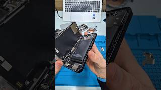 Dva iPhone-a, Dva Kvara: 13 Baterija + 16 Pro (DIY) 🤯 #smartphone #tech #repair