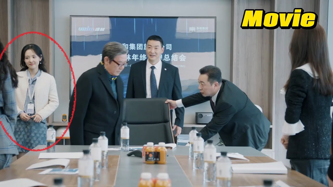 Дедушка неожиданно навестил Золушку и неожиданно обнаружил в шкафу полуголого мужчину!