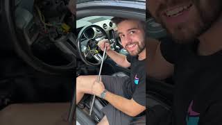 Installing a carbon steering wheel on a 2015 and up s550 Mustang is pretty simple! With Jones