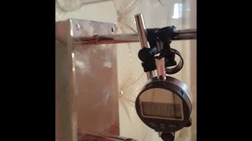 Digital perpendicularity tester for PET preform