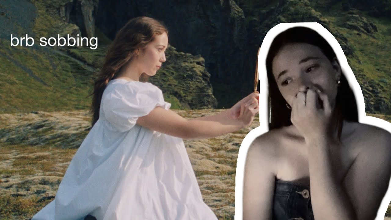 Laufey Snow White reaction! 👑🪞🍎