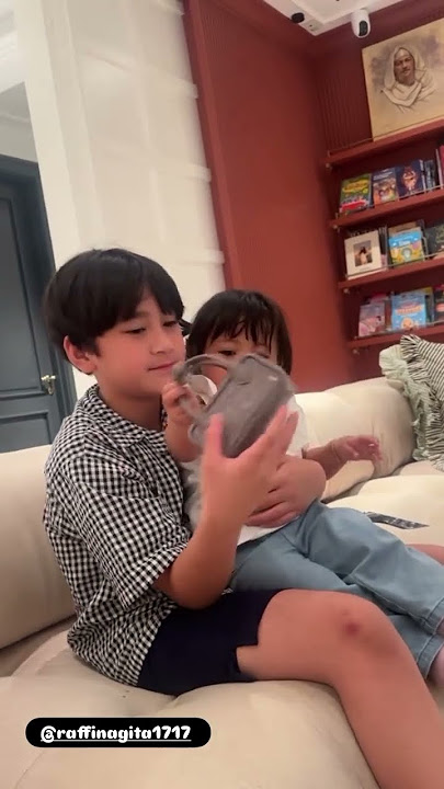 Hug aa Rafathar 🥰 #MasyaAllah #rafatharmalikahmad #lily #ranaimamalika #rafathar